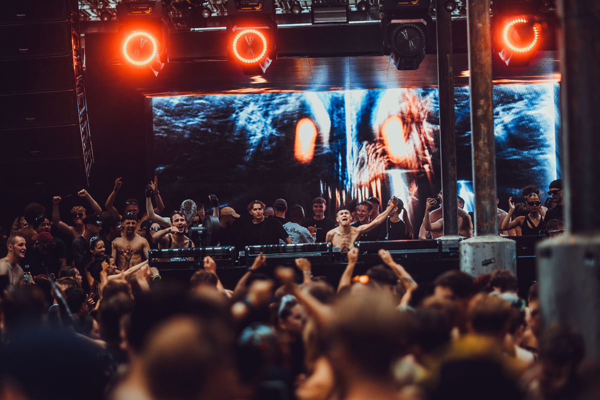 Loading... just a sec